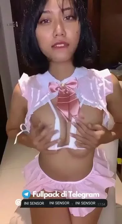 Manis Seksi BH Putih Remas Tetek