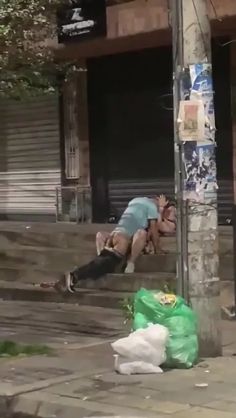 Ngewe Di Emperan Toko